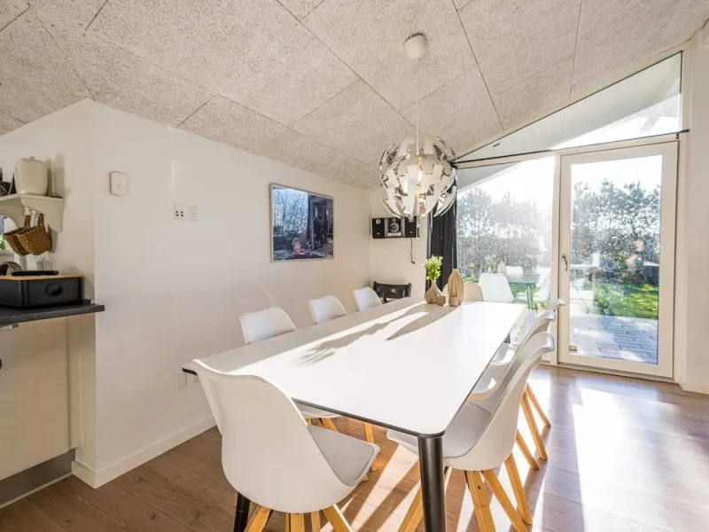 Billede 3 af 8 Person Holiday Home in Blavand