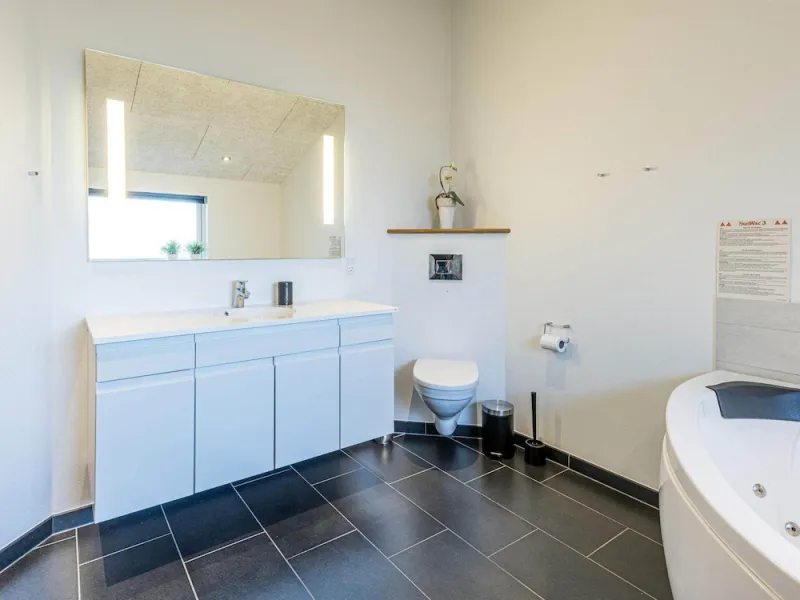 Billede 23 af 8 Person Holiday Home in Blavand
