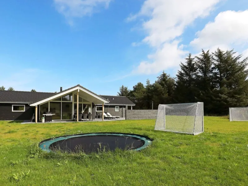 Billede 12 af 8 Person Holiday Home in Bindslev