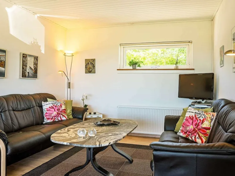 Billede 2 af 6 Person Holiday Home in Allinge