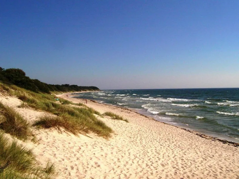 Billede 2 af 6 Person Holiday Home in Aakirkeby