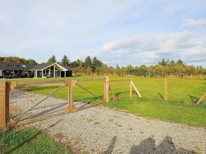 Billede 5 af 8 Person Holiday Home in Albaek