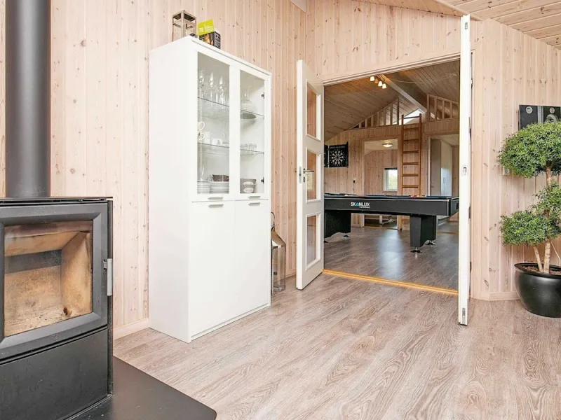 Billede 8 af 8 Person Holiday Home in Albaek