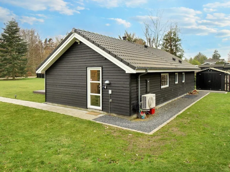 Billede 8 af 6 Person Holiday Home in Melby