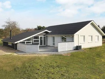 Billede 27 af Tasteful Holiday Home in Vejers Strand near Sea