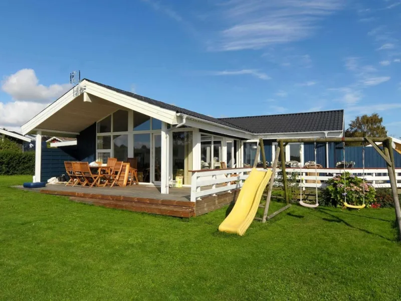 Billede 3 af Spacious Holiday Home in Egernsund with Hot Tub