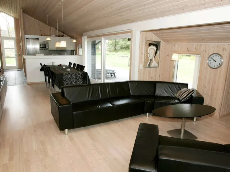 Billede 6 af 10 Person Holiday Home in Aakirkeby