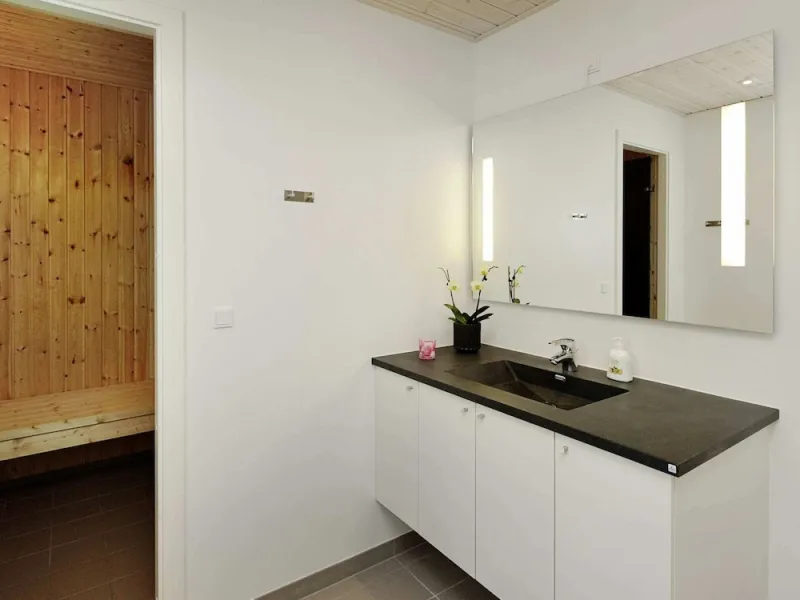 Billede 6 af 6 Person Holiday Home in Laeso