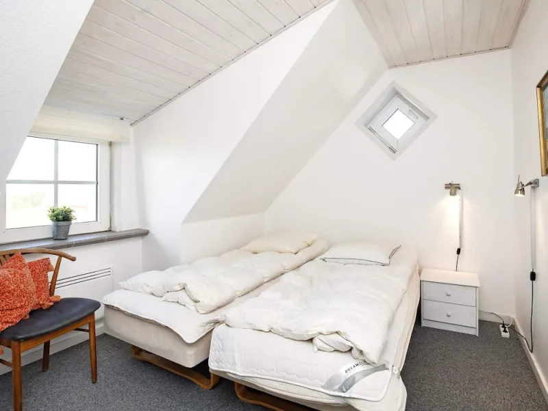 Billede 2 af 12 Person Holiday Home in Blavand
