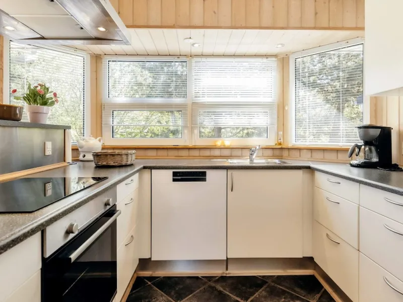Billede 5 af 6 Person Holiday Home in Albaek
