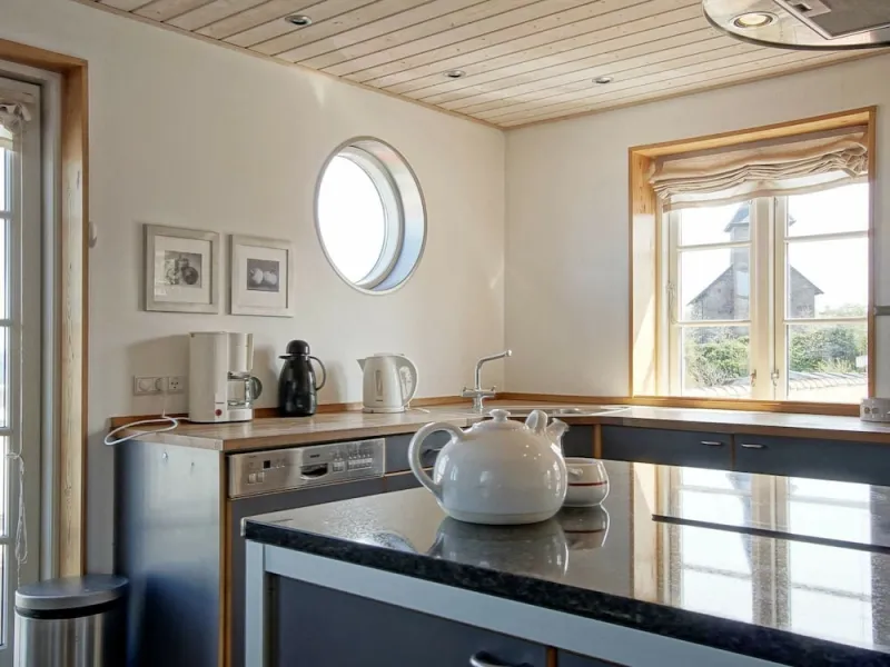 Billede 8 af 6 Person Holiday Home in Gudhjem