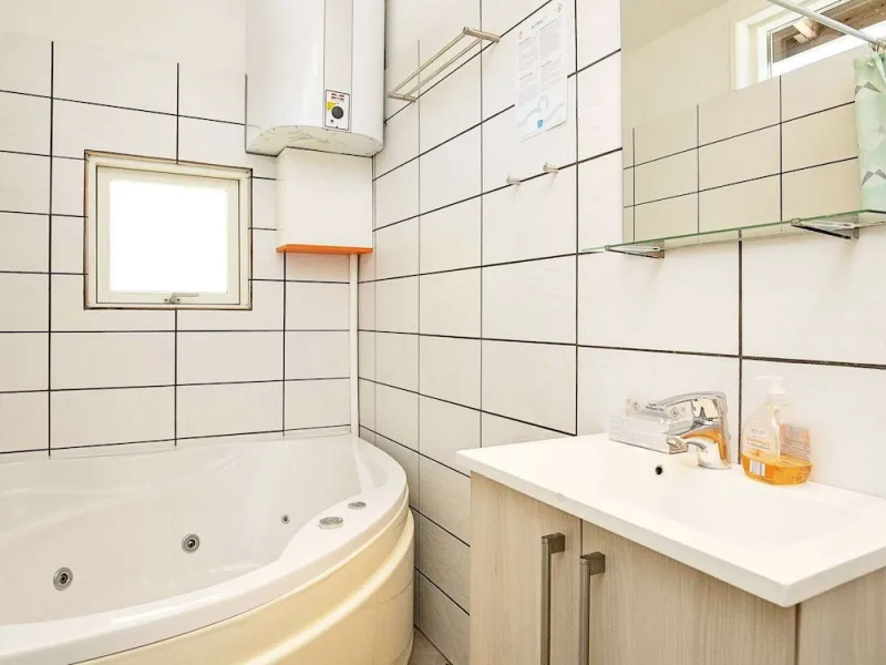 Billede 20 af 4 Person Holiday Home in Lokken