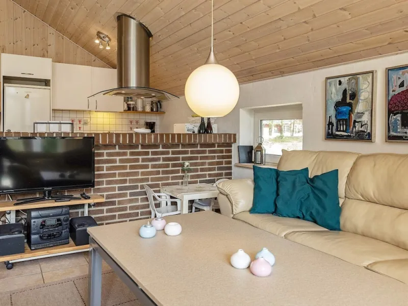 Billede 6 af Vibrant Holiday Home in Blåvand near Sea