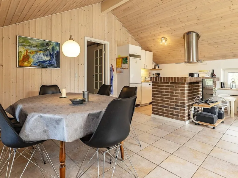 Billede 8 af Vibrant Holiday Home in Blåvand near Sea
