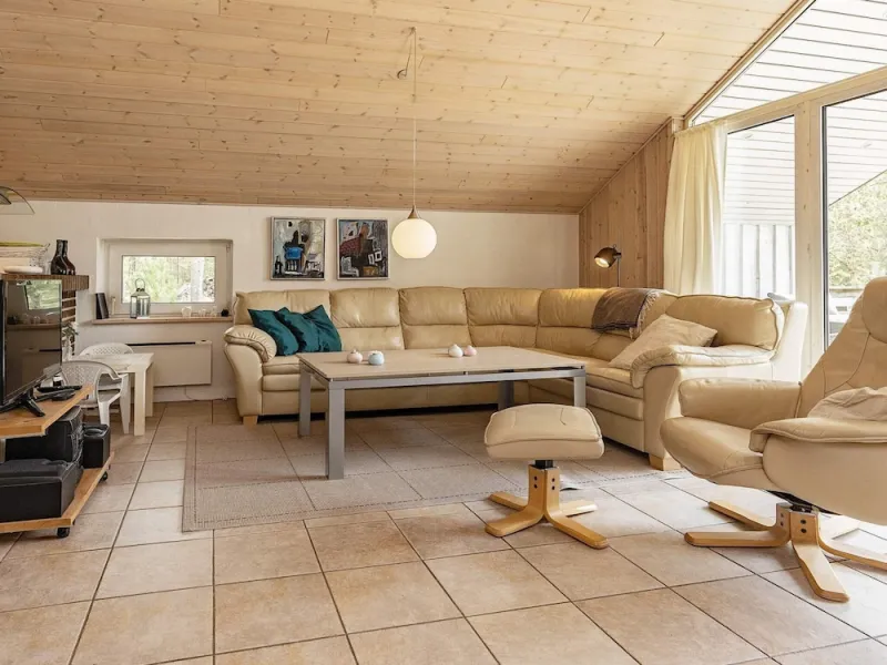 Billede 11 af Vibrant Holiday Home in Blåvand near Sea