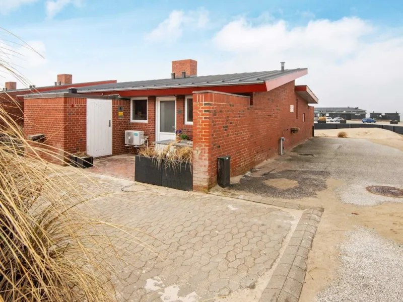 5 Person Holiday Home in Henne-by Traum