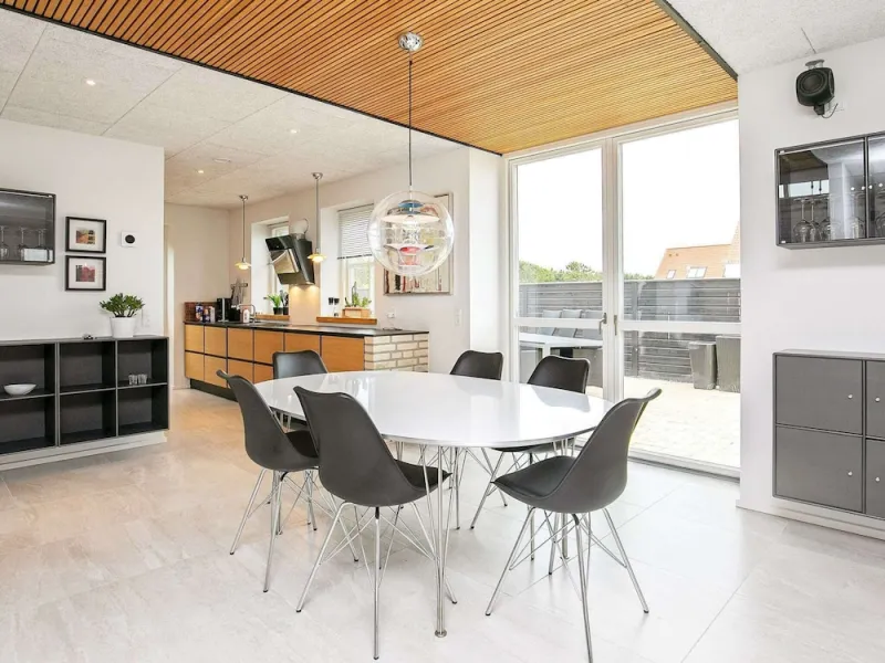 Billede 8 af 8 Person Holiday Home in Lokken