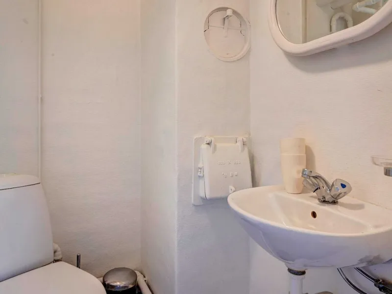 Billede 2 af 2 Person Holiday Home in Ronne