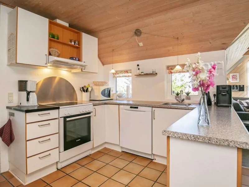 Billede 3 af 10 Person Holiday Home in Oksbol