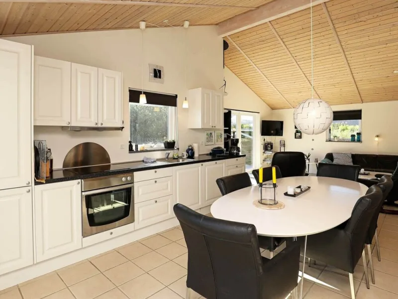 Billede 9 af 10 Person Holiday Home in Frostrup