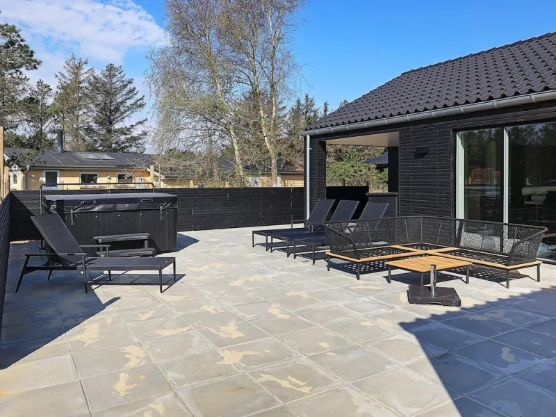 10 Person Holiday Home in Blavand