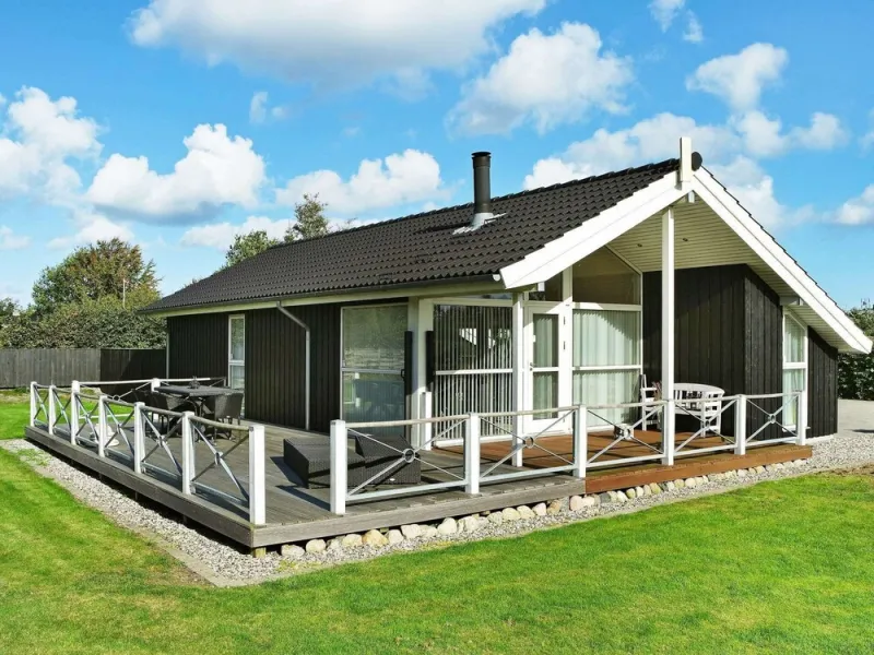Enthralling Holiday Home in Hadsund near Sea