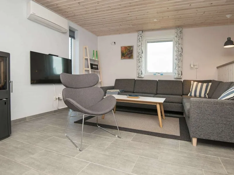Billede 6 af 6 Person Holiday Home in Henne