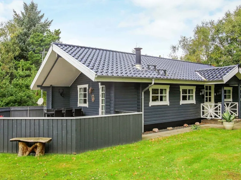 Elegant Holiday Home in Blåvand near Sea