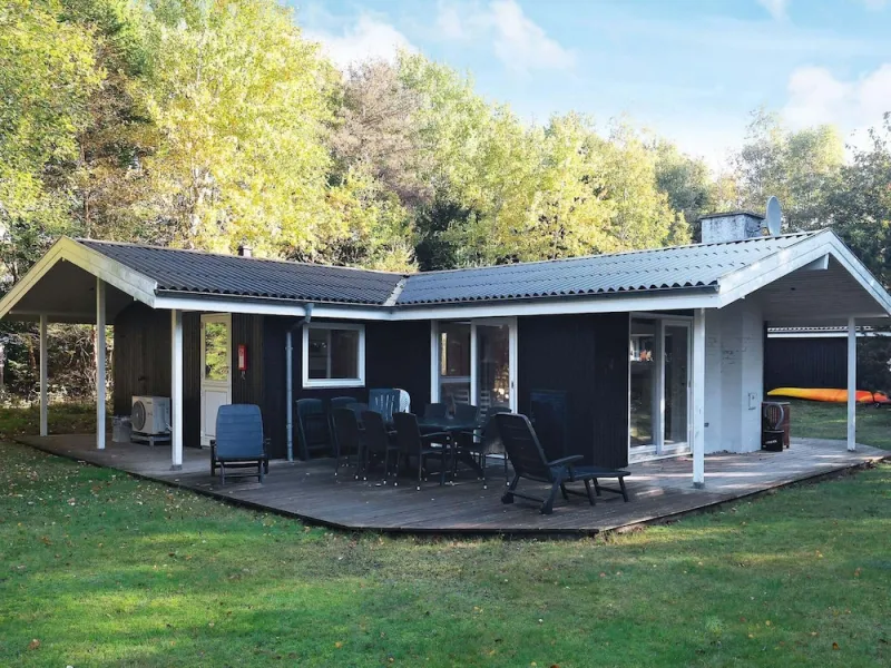 8 Person Holiday Home in Roslev