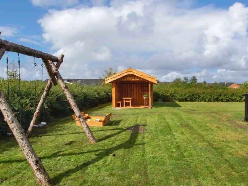 Billede 8 af Spacious Holiday Home in Tarm near Beach