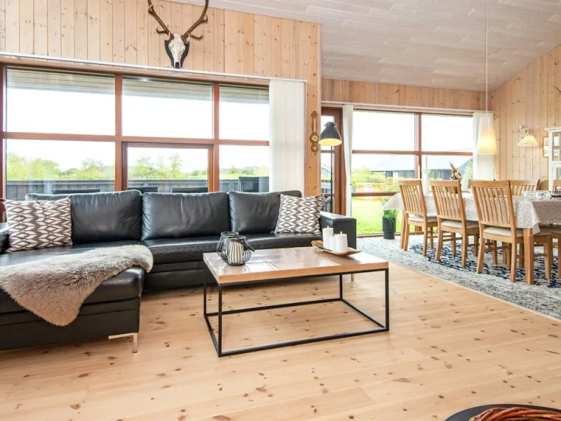 Billede 13 af Spacious Holiday Home in Tarm near Beach