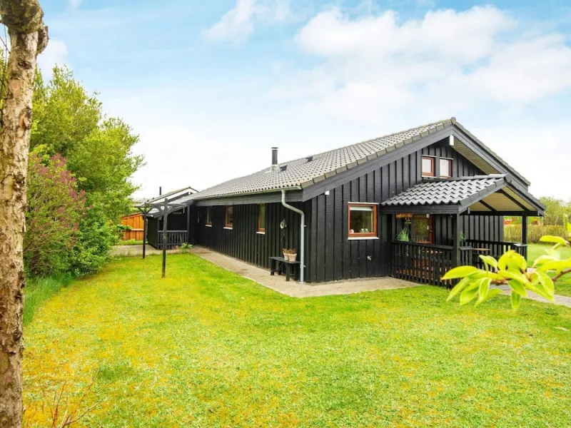 Billede 18 af Spacious Holiday Home in Tarm near Beach