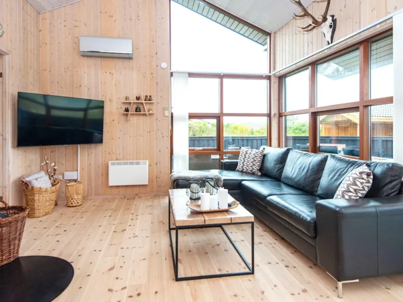 Billede 23 af Spacious Holiday Home in Tarm near Beach