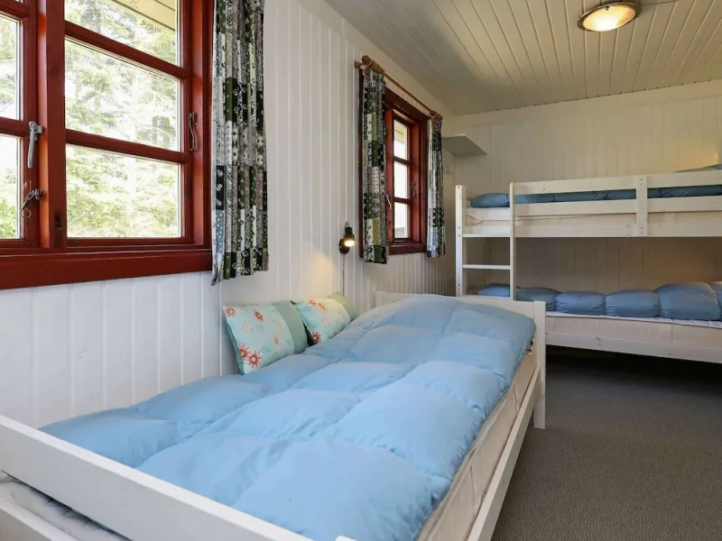 Billede 2 af 8 Person Holiday Home in Hojslev