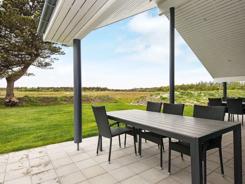 Billede 6 af 10 Person Holiday Home in Romo