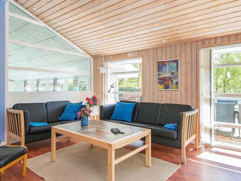 Billede 6 af Bright Holiday Home in Glesborg near Beach