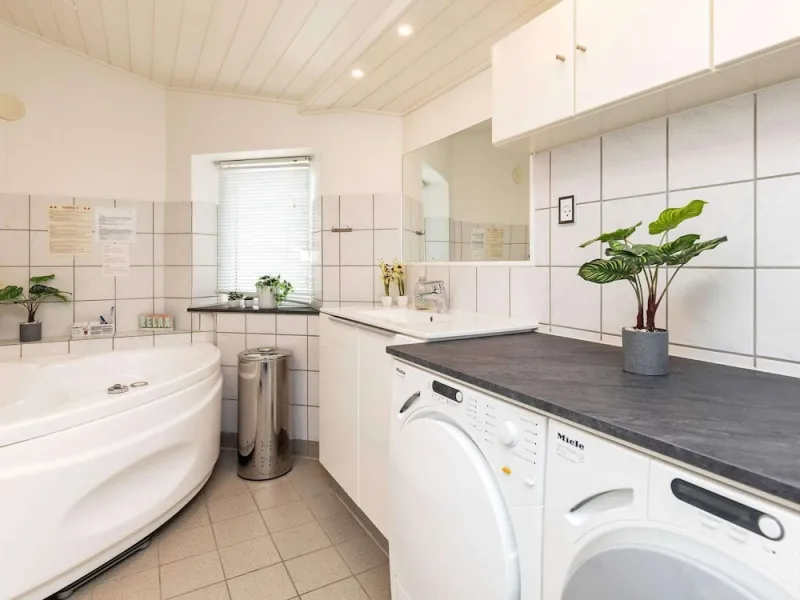Billede 19 af 7 Person Holiday Home in Lokken