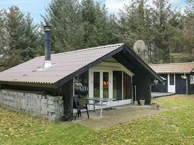 Billede 15 af 6 Person Holiday Home in Lokken