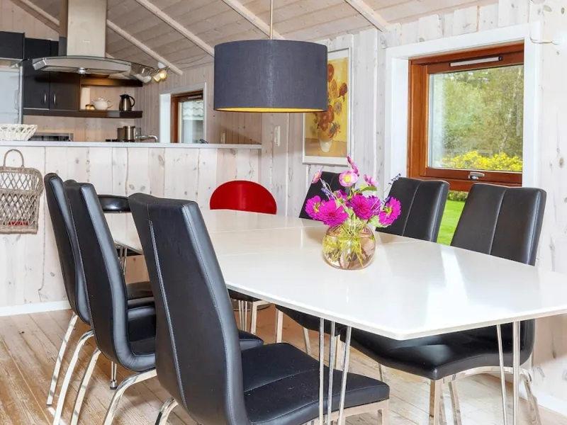 Billede 9 af Peaceful Cottage in Øster Assels with Hot Tub