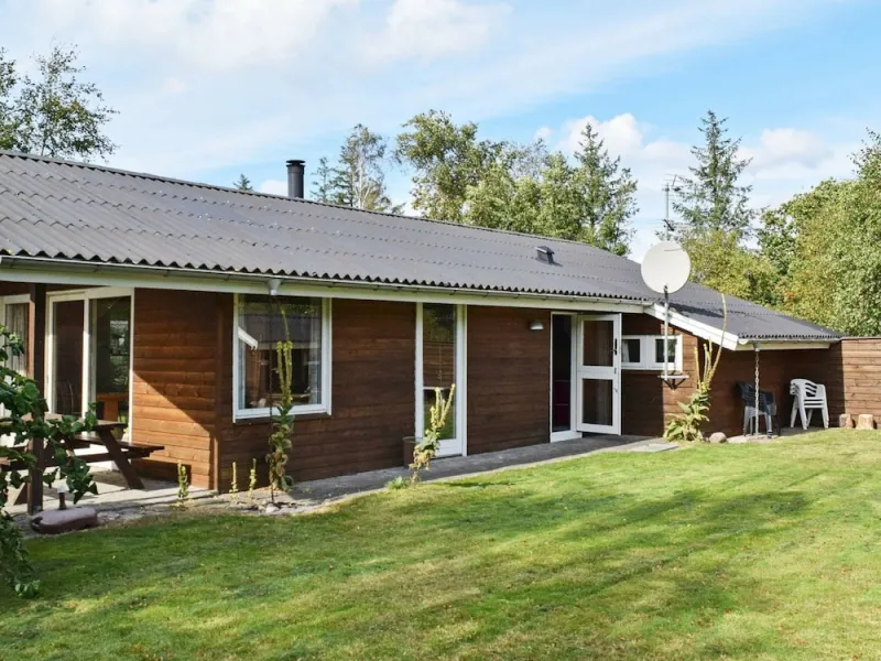 Cozy Holiday Home in Ulfborg near Sea