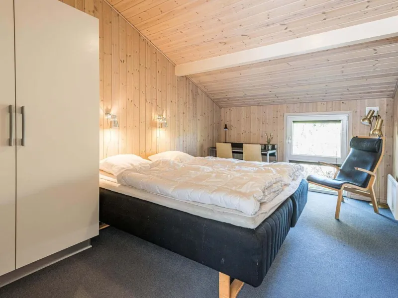Billede 2 af 8 Person Holiday Home in Henne