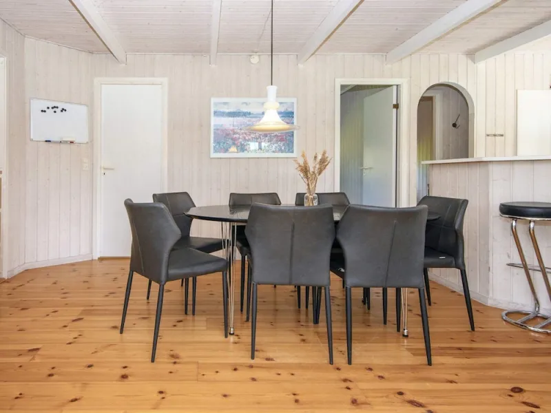 Billede 6 af Modern Holiday Home in Glesborg with Hot Tub & Sauna