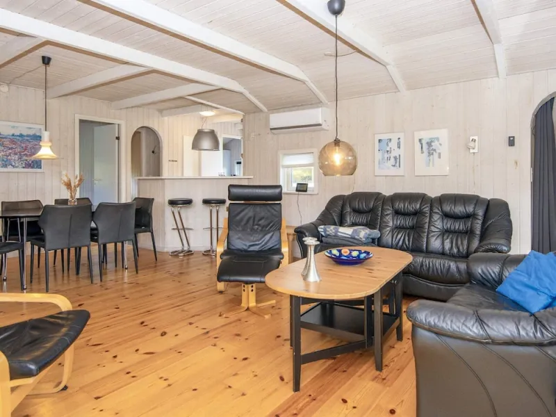 Billede 7 af Modern Holiday Home in Glesborg with Hot Tub & Sauna