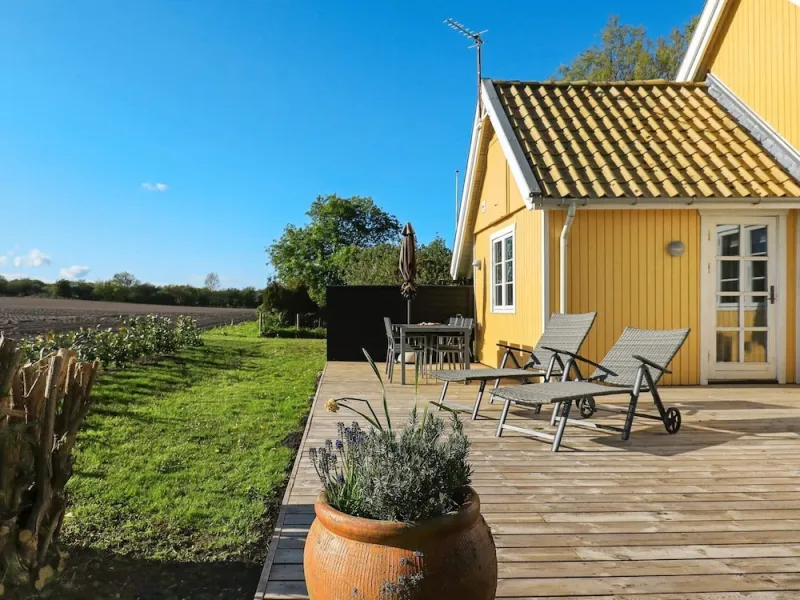Billede 2 af 8 Person Holiday Home in Frorup