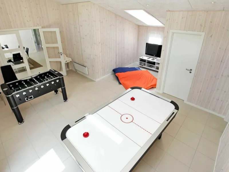 Billede 7 af 10 Person Holiday Home in Blavand