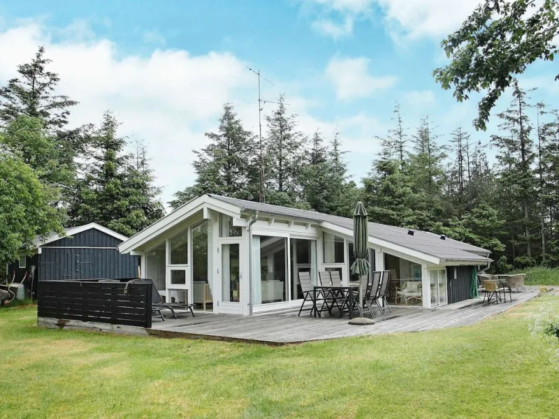 Secluded Holiday Home in Ålbæk near Beach