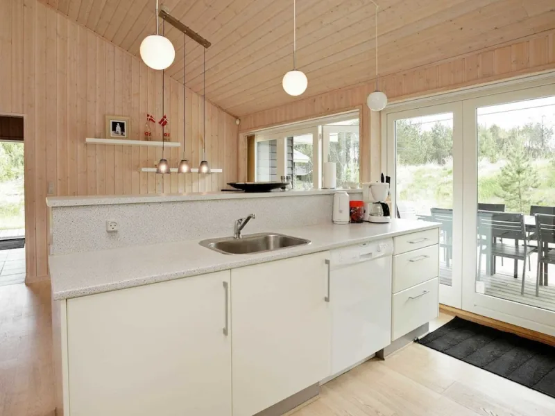 Billede 2 af 10 Person Holiday Home in Albaek-by Traum