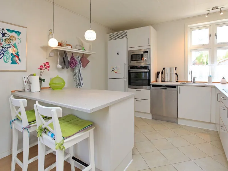 Billede 2 af 6 Person Holiday Home in Rodby