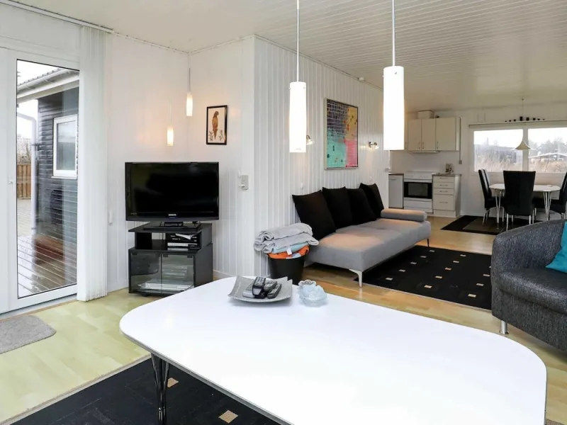 Billede 2 af Cozy Holiday Home in Søndervig near Beach