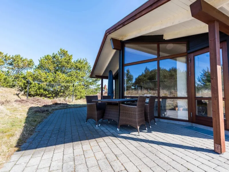 Billede 2 af 8 Person Holiday Home in Blavand